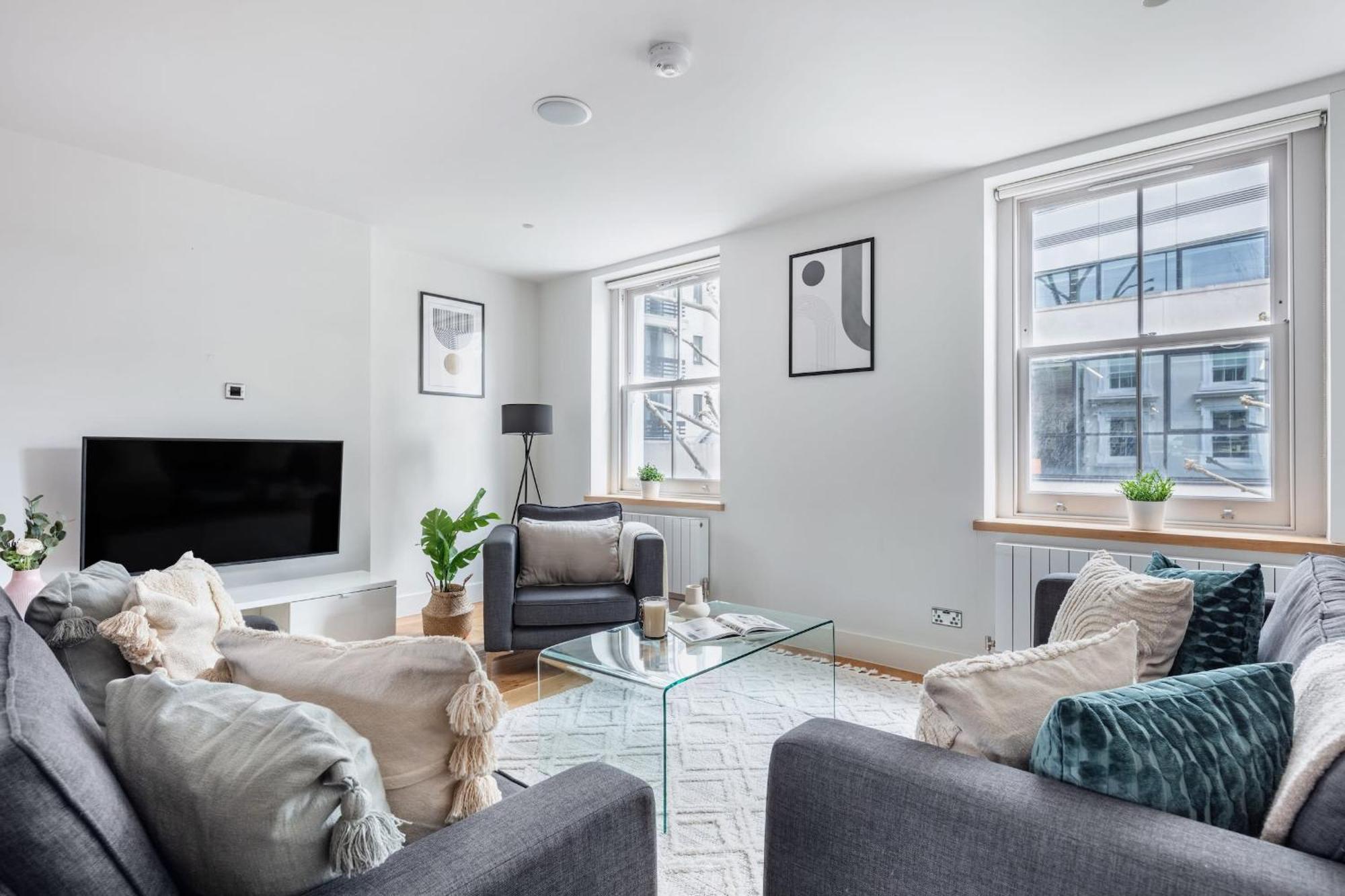 2Br In Soho - Charlotte Street - Cityapartmentstay Лондон Экстерьер фото